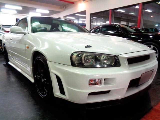 1998 Nissan Skyline JDM car for sale — photo 3 of 21