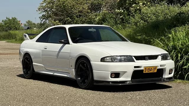 1997 Nissan Skyline JDM car for sale — photo 3 of 25