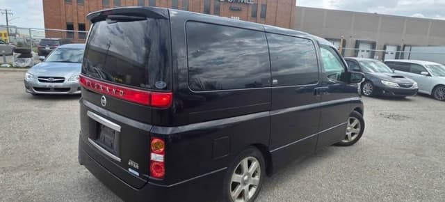 2005 Nissan Elgrand JDM car for sale — photo 8 of 16