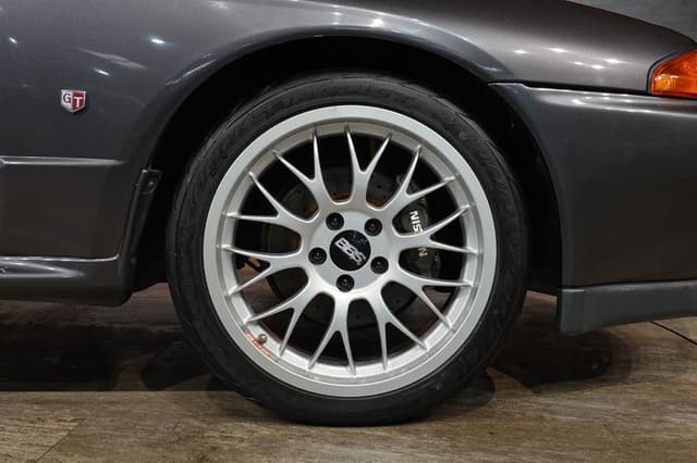 Nissan Skyline JDM car for sale — photo 19 of 25