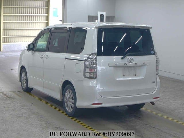 2010 Toyota Voxy JDM car for sale — photo 5 of 6