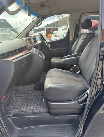 2005 Nissan Elgrand JDM car for sale — photo 9 of 16