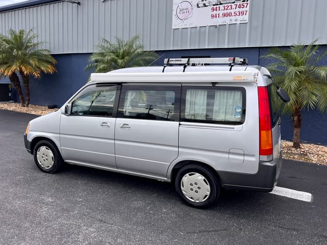 1998 Honda Stepwagon JDM car for sale — photo 9 of 25