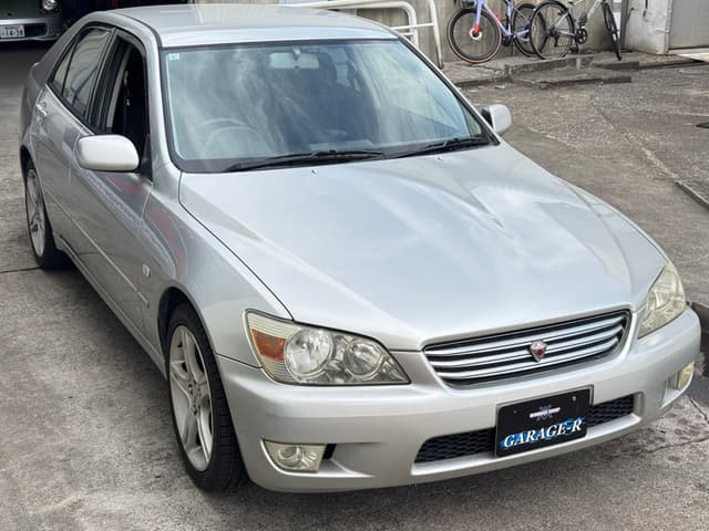 1998 Toyota Altezza JDM car for sale — photo 9 of 25