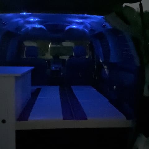 2006 Toyota Alphard JDM car for sale — photo 3 of 9