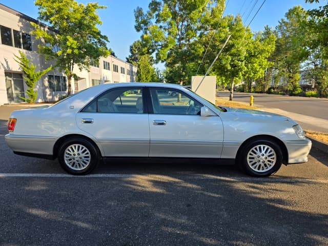 1999 Toyota Crown JDM car for sale — photo 6 of 13
