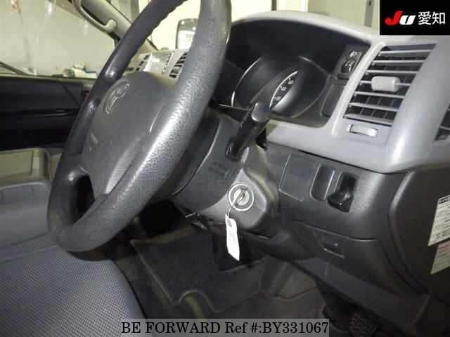 2006 Toyota HiAce JDM car for sale — photo 5 of 8