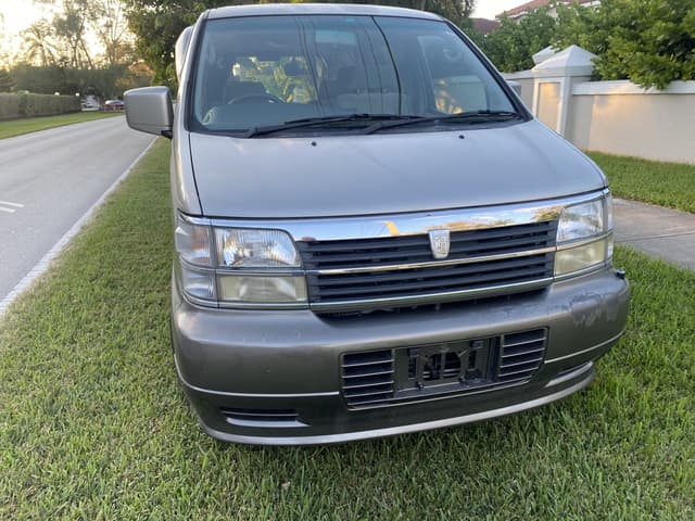 2000 Nissan Elgrand JDM car for sale — photo 10 of 11