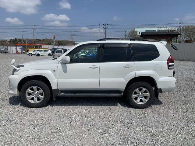 2007 Toyota Land Cruiser Prado JDM car for sale — photo 4 of 18