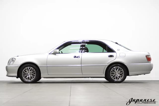 1999 Toyota Crown JDM car for sale — photo 4 of 25