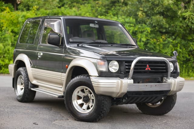 1993 Mitsubishi Pajero JDM car for sale — photo 4 of 25