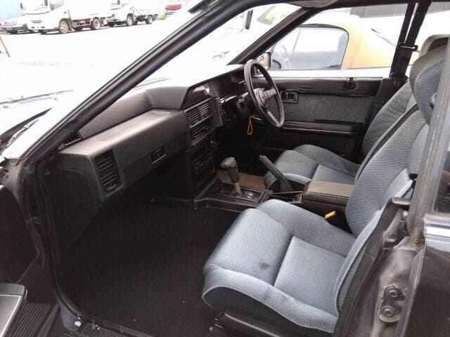 1988 Nissan Skyline JDM car for sale — photo 4 of 8