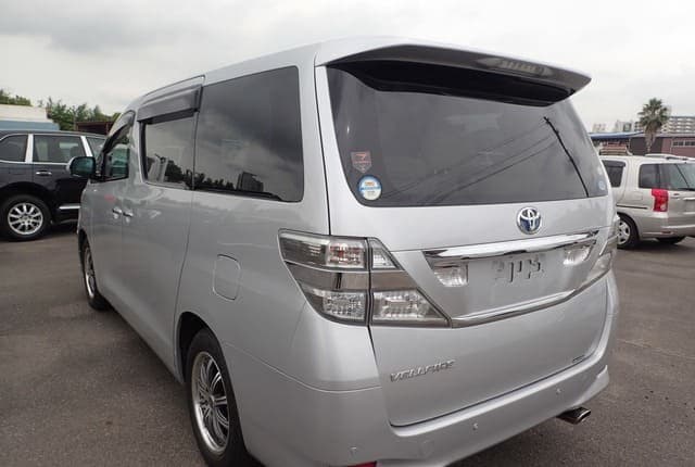 2009 Toyota Vellfire JDM car for sale — photo 3 of 25