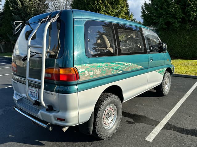 1995 Mitsubishi Delica JDM car for sale — photo 6 of 10
