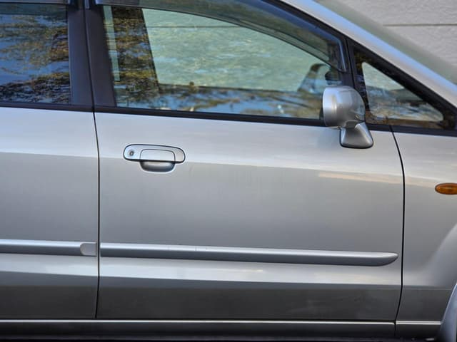 2000 Mazda Premacy JDM car for sale — photo 15 of 25