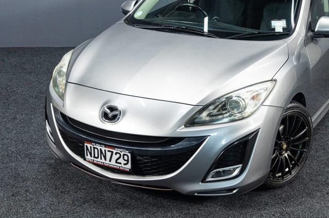 2010 Mazda Axela JDM car for sale — photo 2 of 17