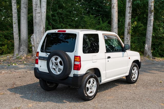 1998 Mitsubishi Pajero Mini JDM car for sale — photo 6 of 15