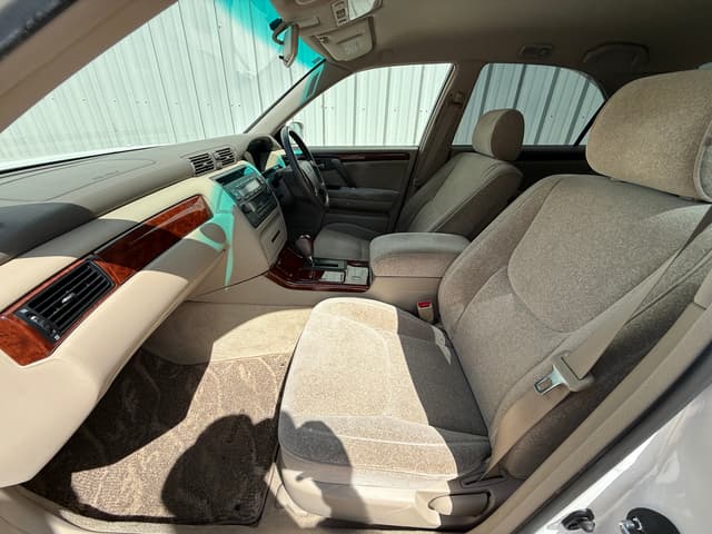 2000 Toyota Crown JDM car for sale — photo 10 of 20