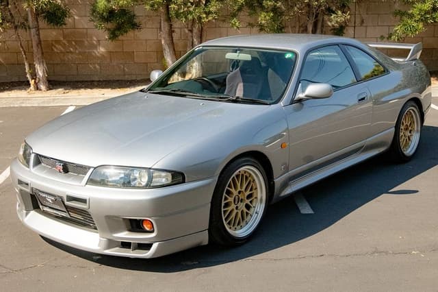 1997 Nissan Skyline JDM car for sale — photo 2 of 25
