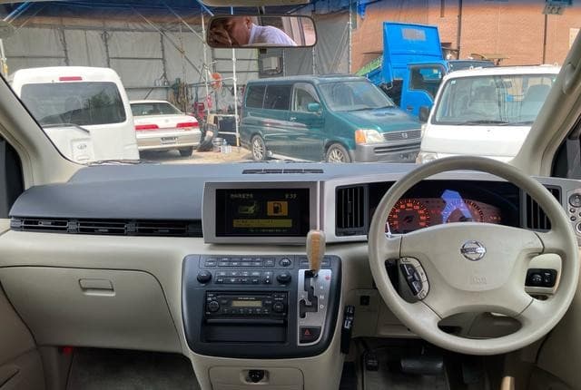 2003 Nissan Elgrand JDM car for sale — photo 20 of 25