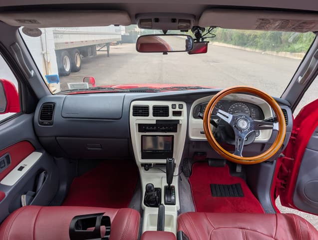 1996 Toyota Hilux Surf JDM car for sale — photo 14 of 20