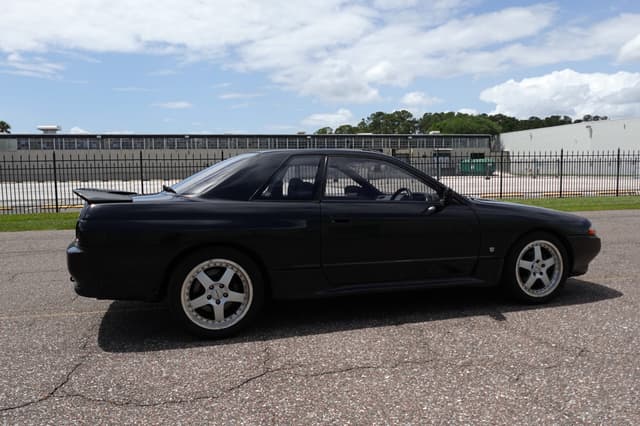 1989 Nissan Skyline JDM car for sale — photo 7 of 20