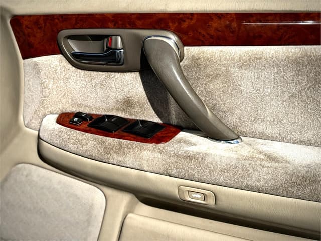 1999 Toyota Crown JDM car for sale — photo 16 of 25