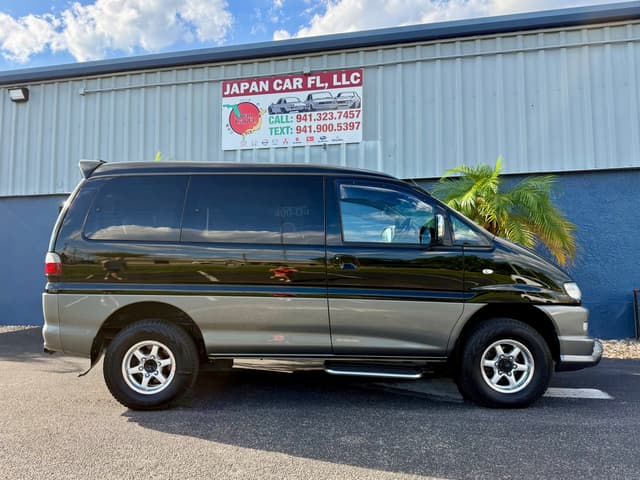2000 Mitsubishi Delica JDM car for sale — photo 10 of 25