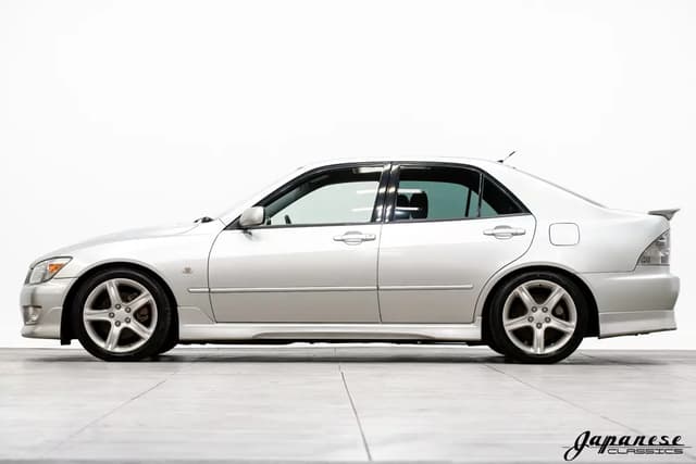 1999 Toyota Altezza JDM car for sale — photo 4 of 25