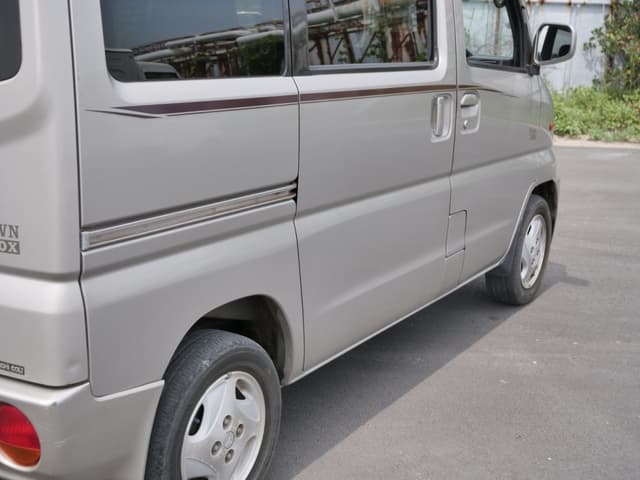 2001 Mitsubishi Town Box JDM car for sale — photo 16 of 25