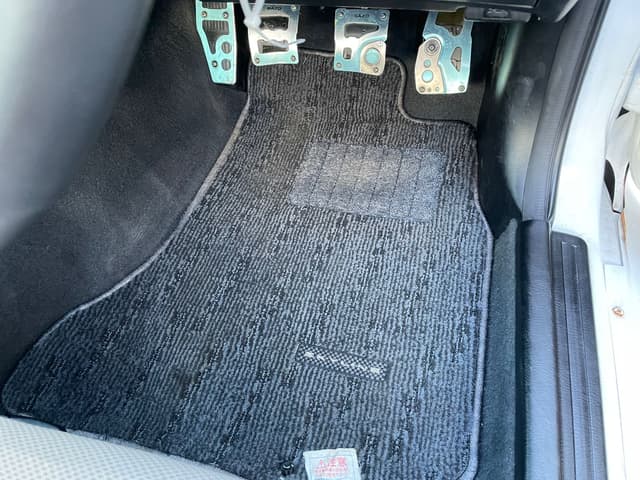 1998 Nissan Skyline JDM car for sale — photo 18 of 23