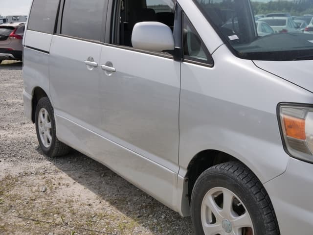 2001 Toyota Noah JDM car for sale — photo 10 of 25