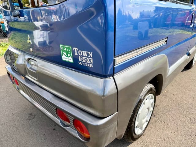 1999 Mitsubishi Town Box JDM car for sale — photo 12 of 25