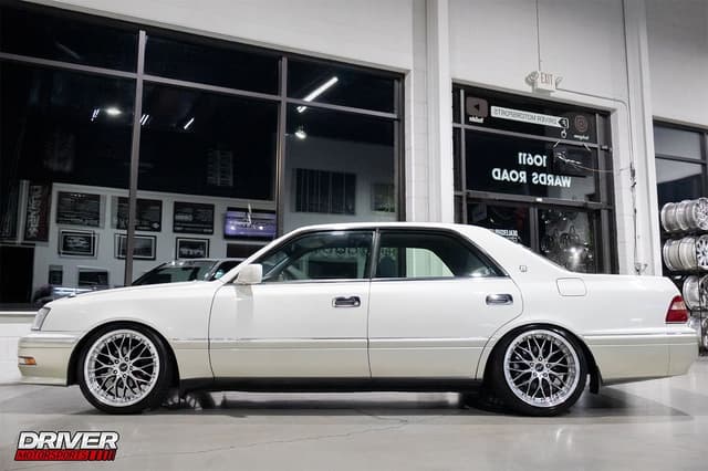 1997 Toyota Crown JDM car for sale — photo 7 of 25