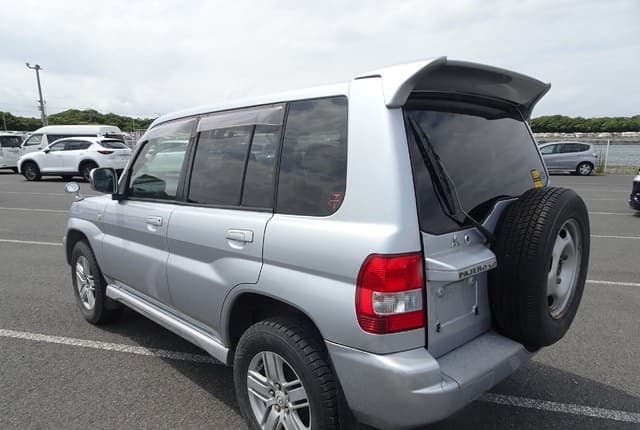 2003 Mitsubishi Pajero JDM car for sale — photo 3 of 25