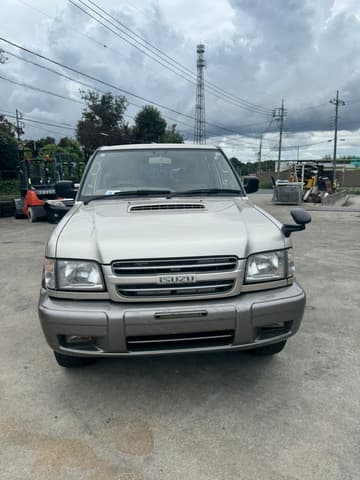 2001 Isuzu Bighorn JDM car for sale — photo 2 of 19