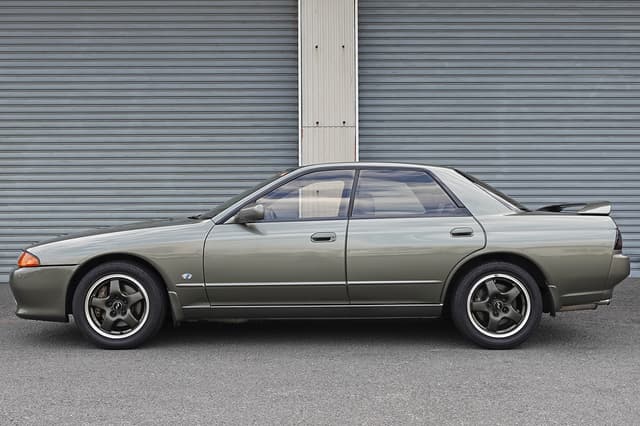 1992 Nissan Skyline JDM car for sale — photo 20 of 25