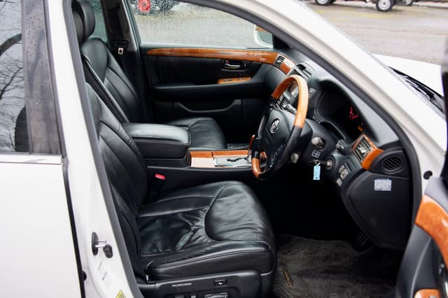 2001 Toyota Celsior JDM car for sale — photo 11 of 22