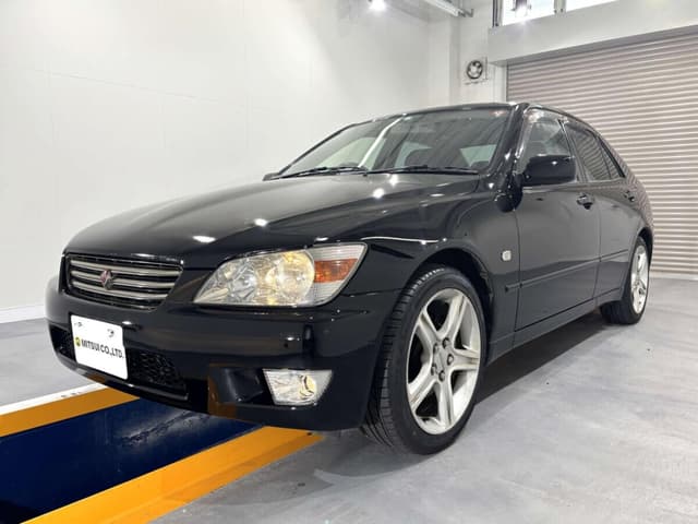 2000 Toyota Altezza JDM car for sale — photo 2 of 10