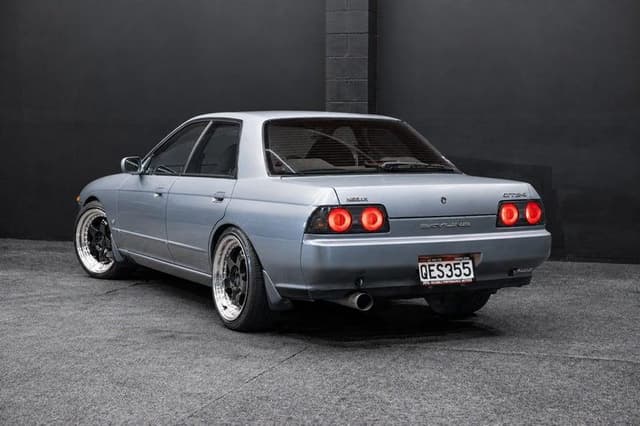 1991 Nissan Skyline JDM car for sale — photo 4 of 19