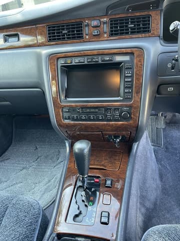 1997 Toyota Crown JDM car for sale — photo 10 of 15