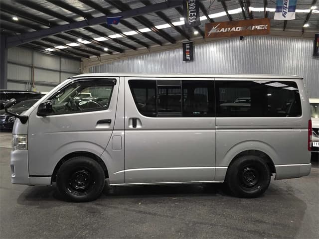 2012 Toyota HiAce JDM car for sale — photo 7 of 21