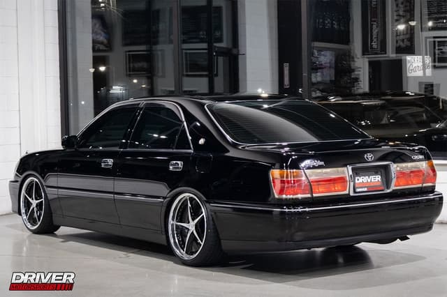 1999 Toyota Crown JDM car for sale — photo 2 of 25