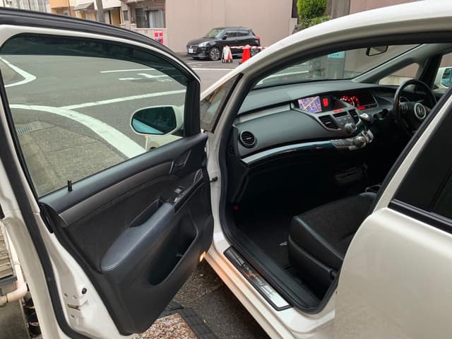2004 Honda Odyssey JDM car for sale — photo 19 of 22