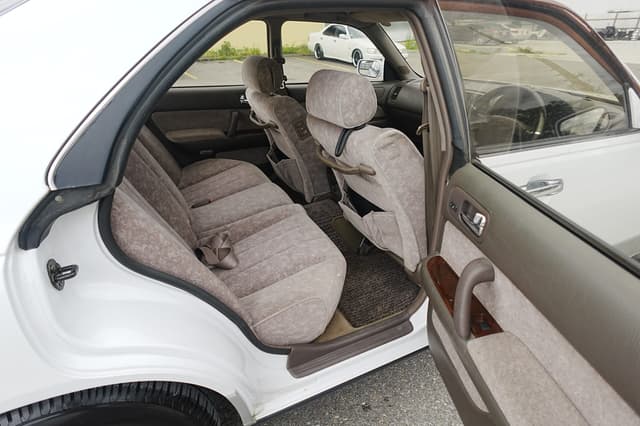 1996 Nissan Cedric JDM car for sale — photo 11 of 20
