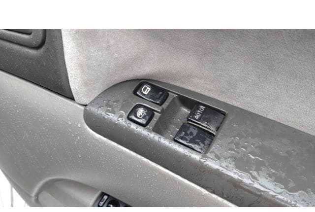 2000 Nissan Elgrand JDM car for sale — photo 19 of 25