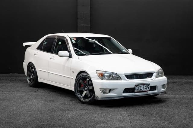 2001 Toyota Altezza JDM car for sale — photo 11 of 19