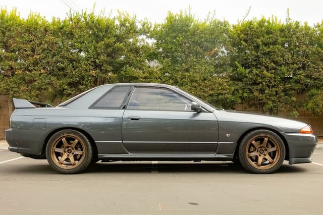 1990 Nissan Skyline JDM car for sale — photo 14 of 25