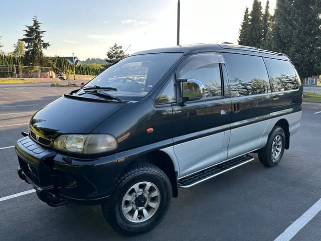 1994 Mitsubishi Delica JDM car for sale — photo 11 of 22
