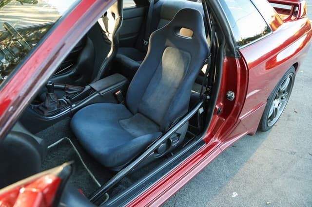 1992 Nissan Skyline JDM car for sale — photo 16 of 25